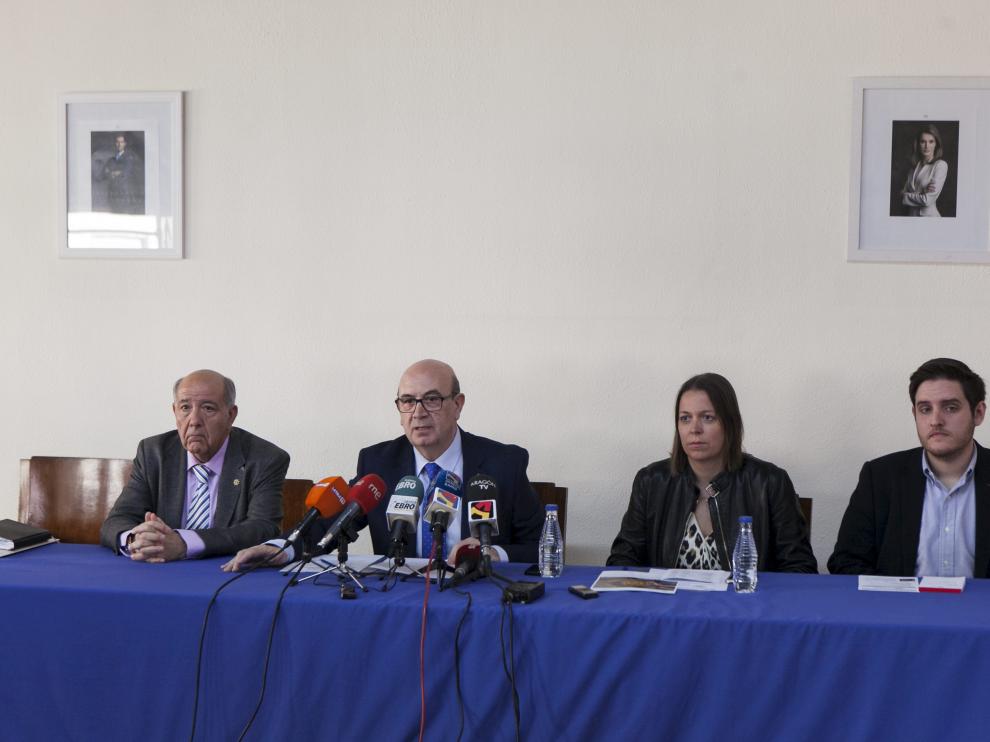 Un momento de la presentación de la memoria del año 2016 de la Hermandad del Refugio.