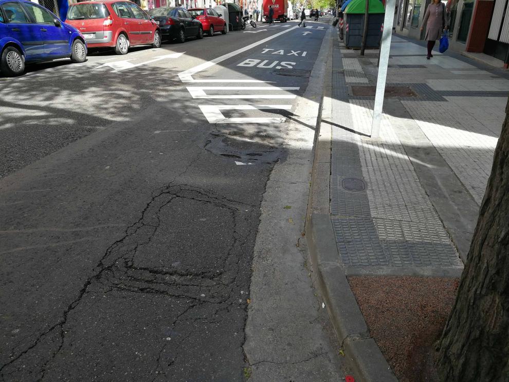 Parches y baches, en la avenida América