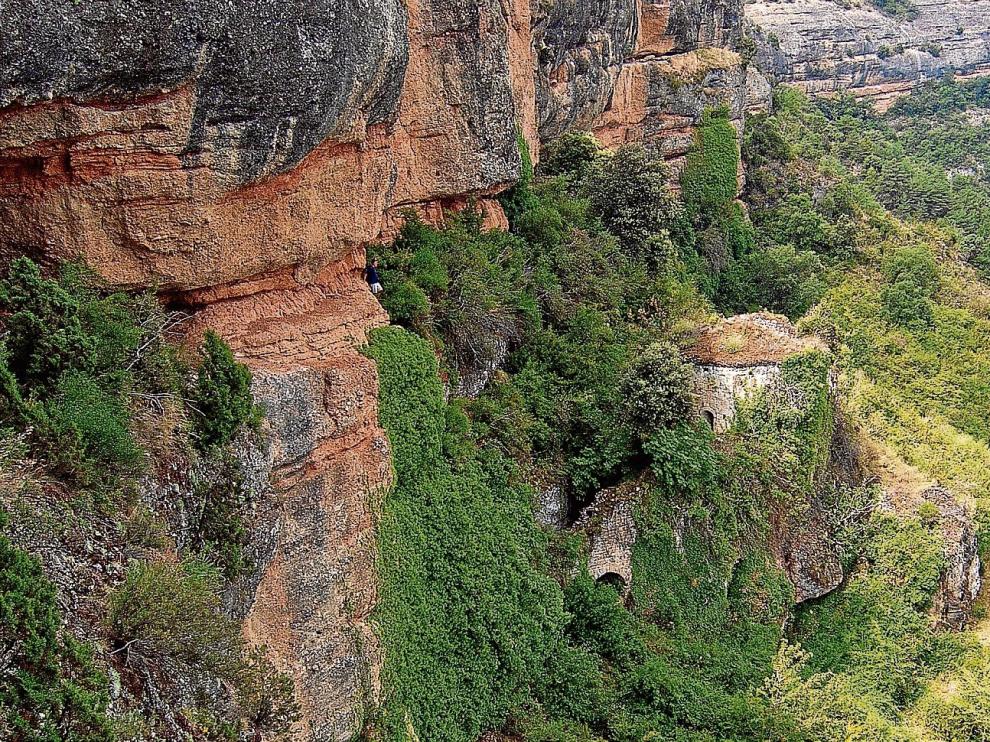 Abrigos para el ganado construidos junto a la ermita