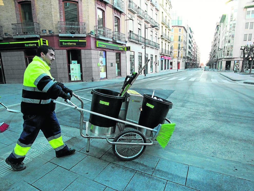 La contrata del servicio de limpieza viaria de Huesca termina a finales de junio.