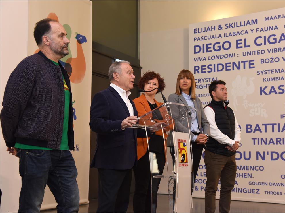 El Presidente de la DPH, Miguel Gracia, y el director del Festival, Luis Lles, de la presentación de la programación completa de Pirineos Sur 2017.