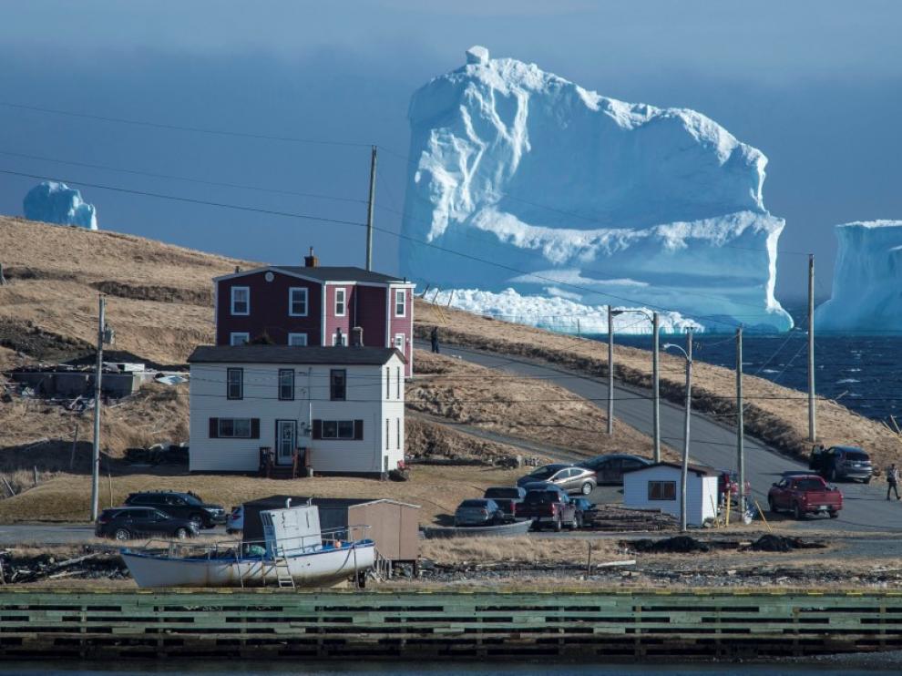 El iceberg pasando por la Orilla Sur.