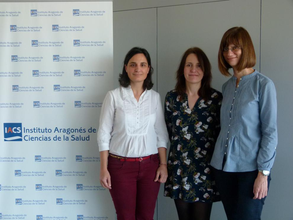 De izda. a dcha., Silvia Vázquez, María Pilar Blas y Patricia Gavín, del equipo investigador.