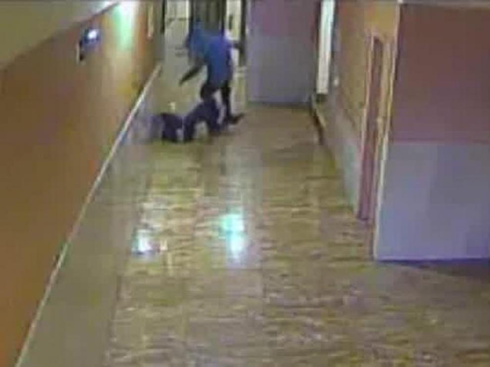 Brutal paliza en un portal de Pamplona