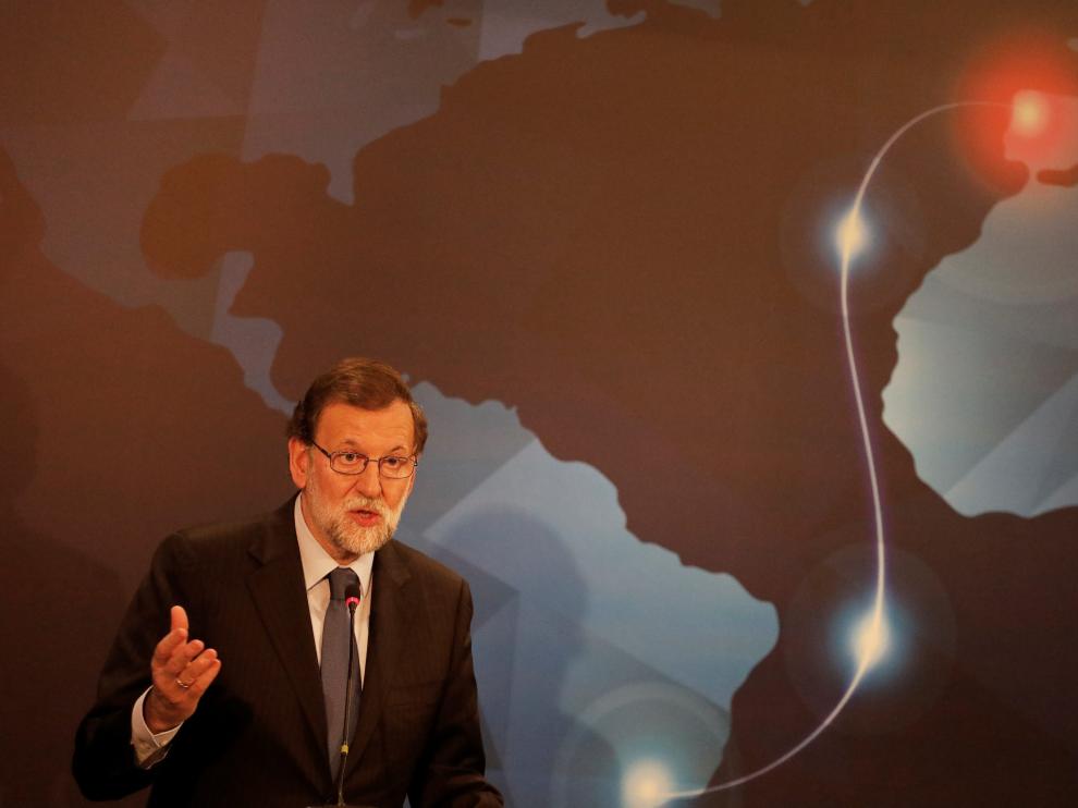 Rajoy en la presentación del cable submarino.