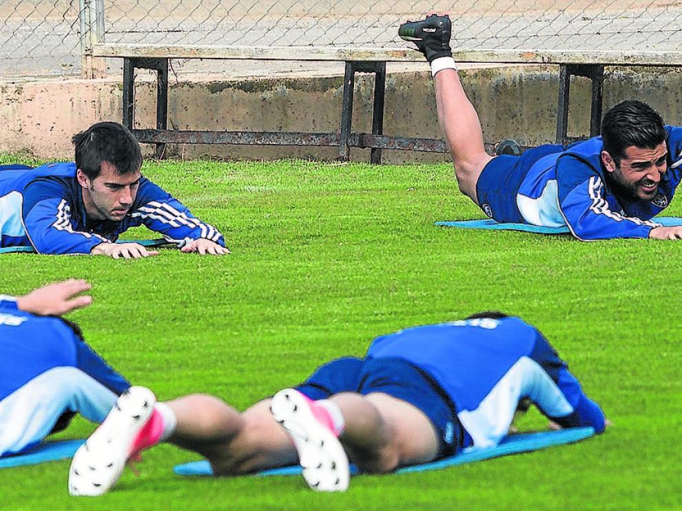 Ángel, en la sesión de estiramientos del entrenamiento de ayer.