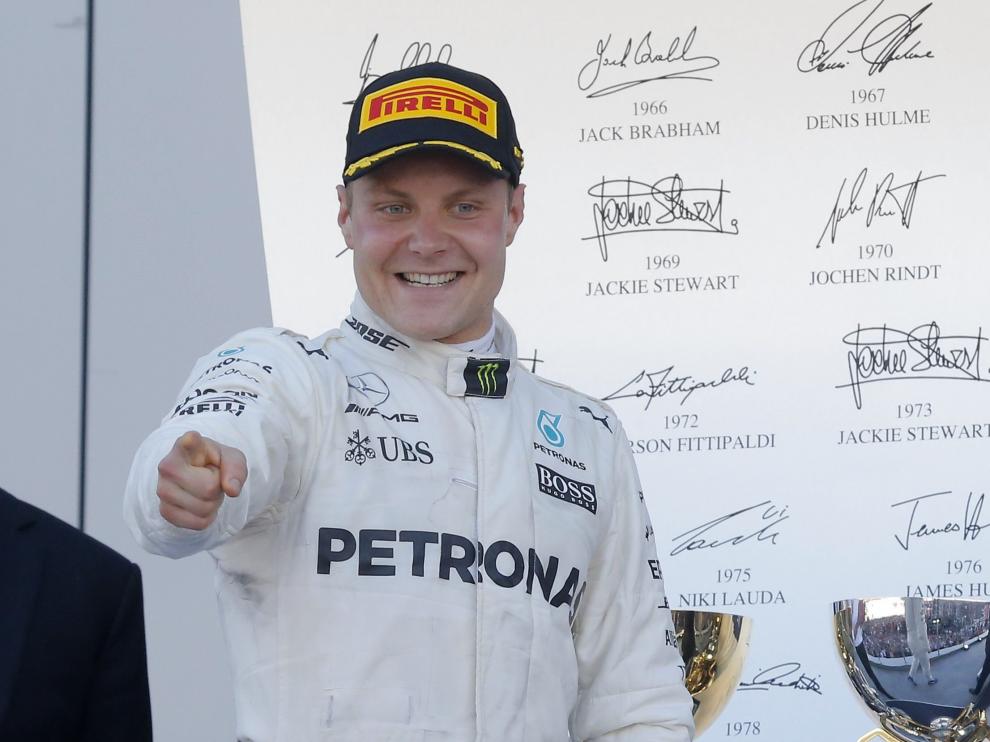 Bottas celebra su victoria en el GP de Rusia.