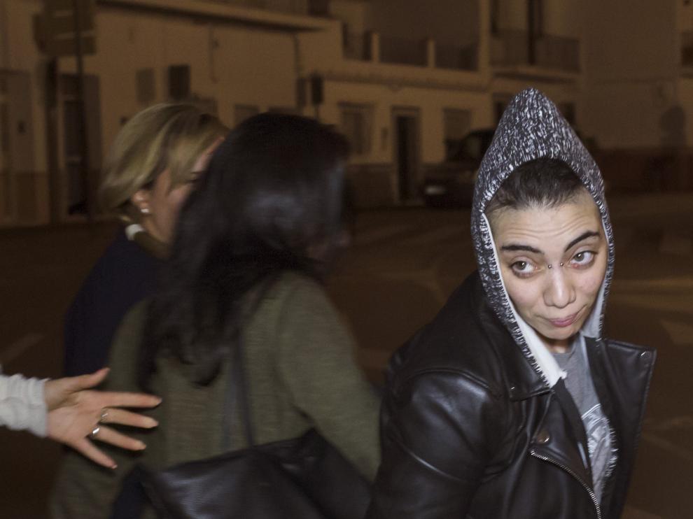 La joven Jimena Rico, a su llegada a su casa de Málaga