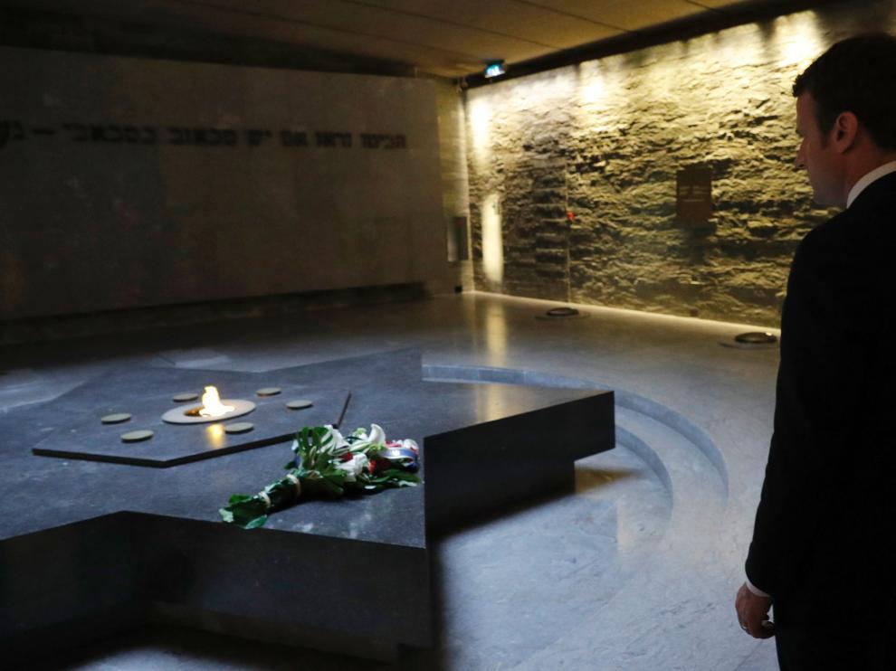 Macron visitó este domingo en París el Memorial de la Shoah.