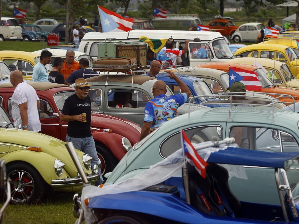 El desfile reunió a 2.491 automóviles antiguos de más de 30 años.