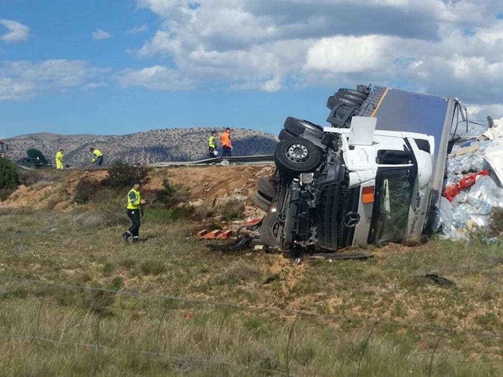 Un accidente con un herido en Singra corta la A-23 en dirección a Levante
