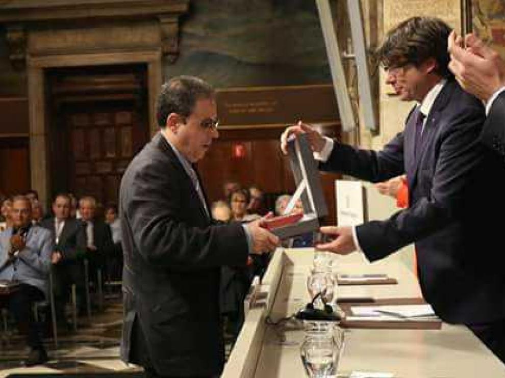 El librero de Valderrobres Octavio Serret recibe la Cruz de San Jorge