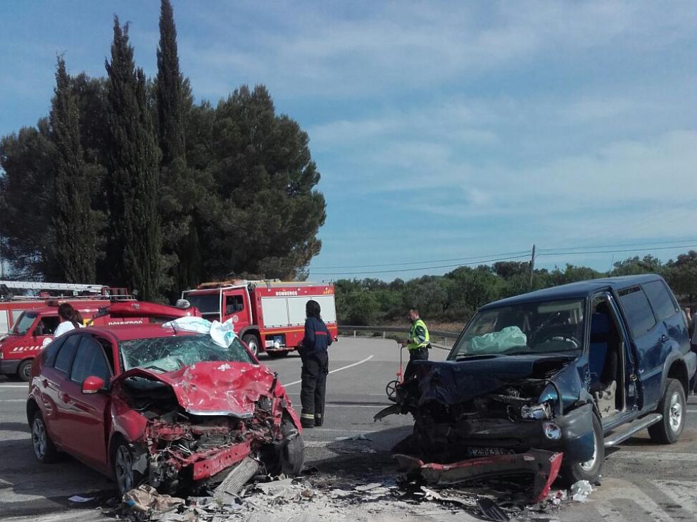 Un herido grave y dos leves en un choque frontal cerca de Berbegal.