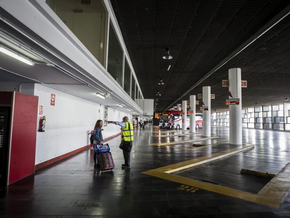 Los empresarios del transporte critican el tamaño (demasiado grande) de la estación.