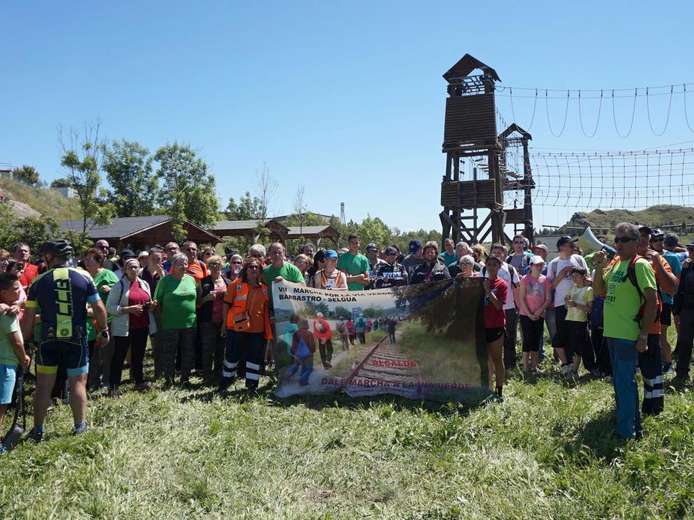 La marcha reivindicativa finalizó en el parque de Los Palomares en Castejón del Puente.