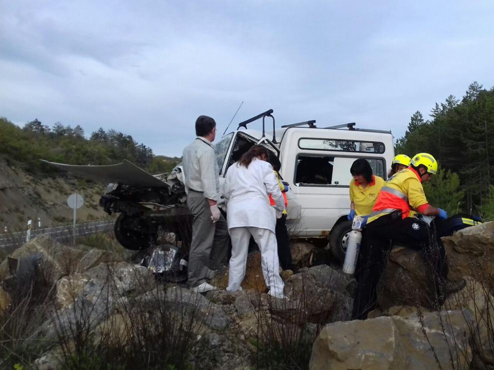 Herido un vecino de Arén en un aparatoso accidente en la N-230.