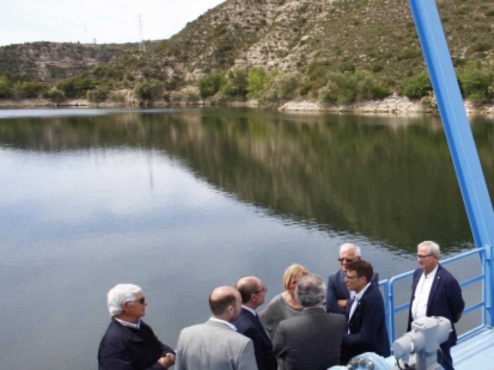 El presidente Javier Lambán, acompañado del consejero Joaquín Olona, visitó los regadíos en Mequinenza.