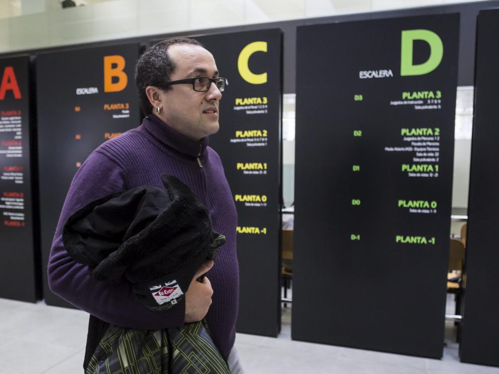 Alberto Cubero, en la Ciudad de la Justicia de Zaragoza el día que fue citado a declarar.