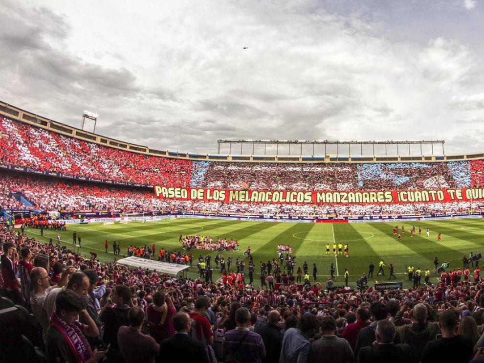 Mosaico gigante para despedir el Calderón en partido oficial.