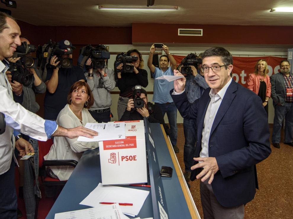 El candidato Patxi López ha votado en Portugalete