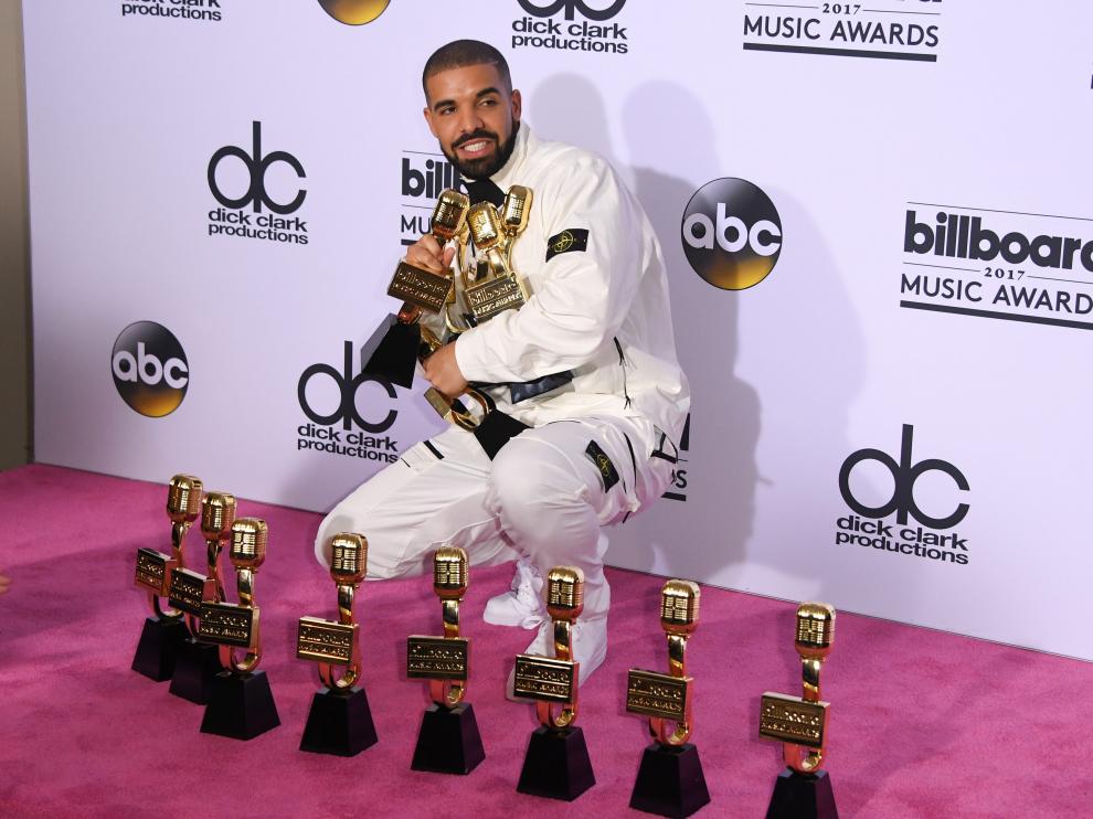 Drake con sus 13 premios, una cifra récord.