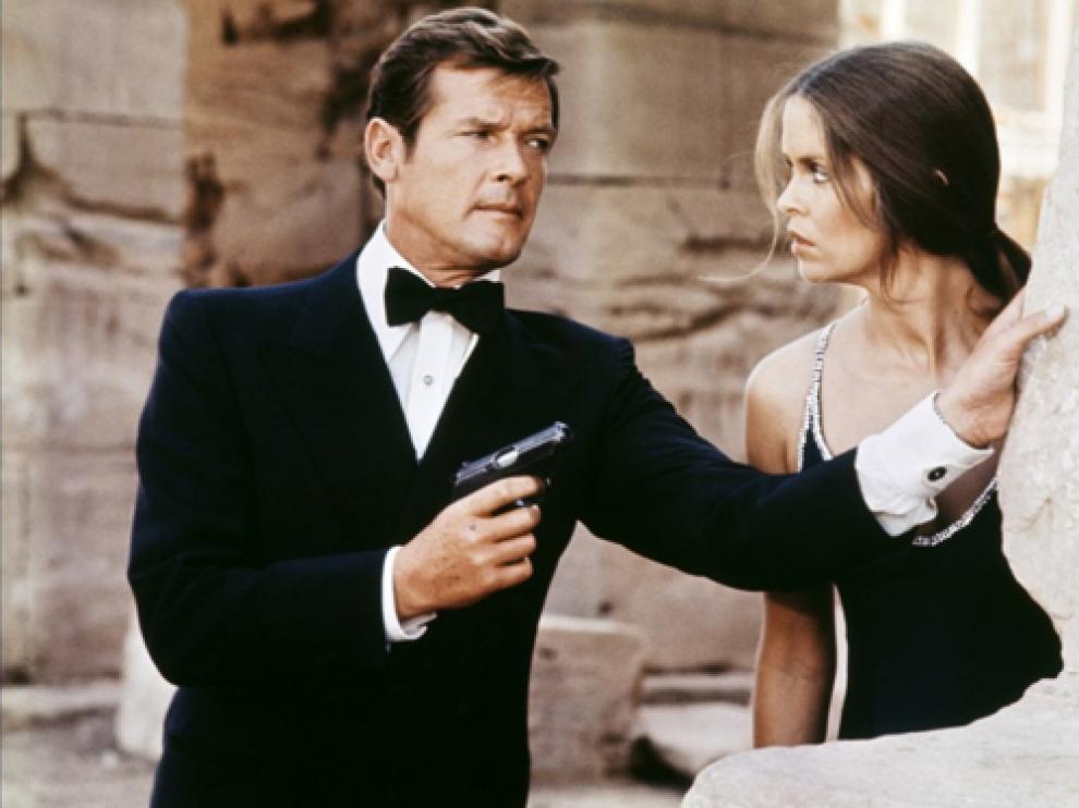 Roger Moore en una de las películas de 007