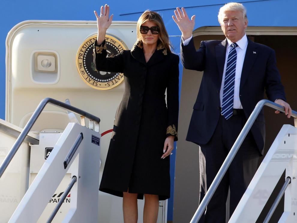 Donald y Melania Trump, a su llegada en la tarde de este martes al aeropuerto romano.