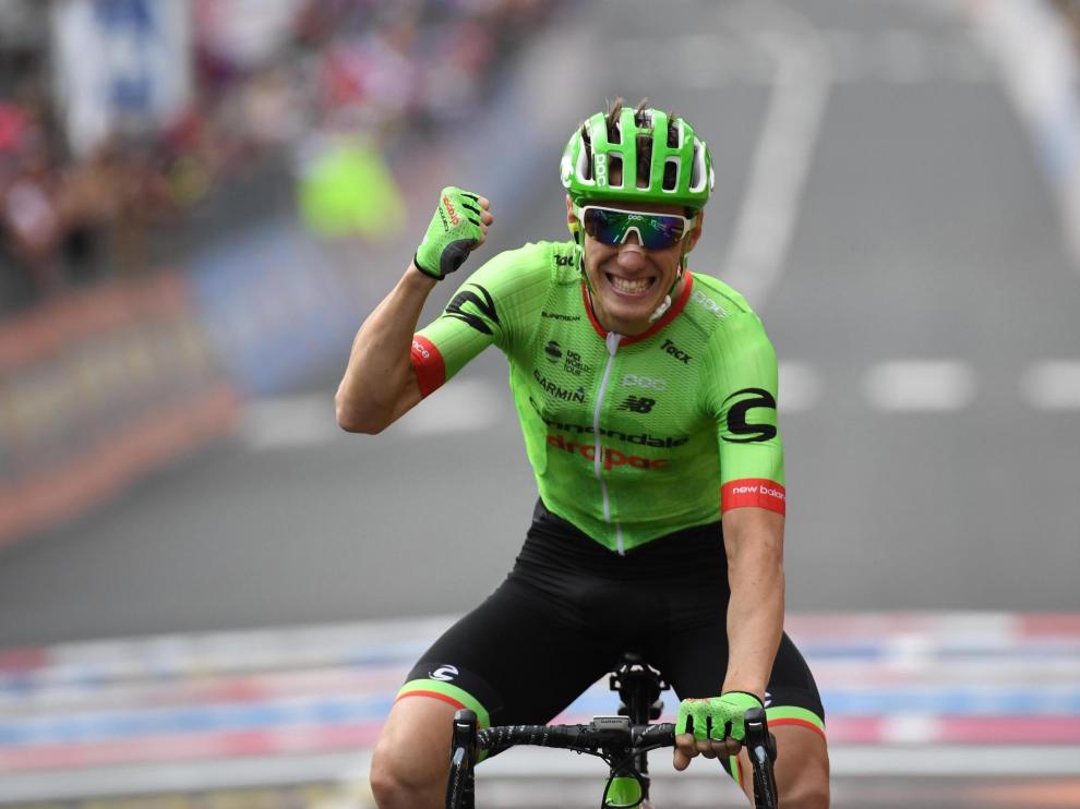 Rolland celebra con rabia su triunfo en la 17ª etapa del Giro de Italia.
