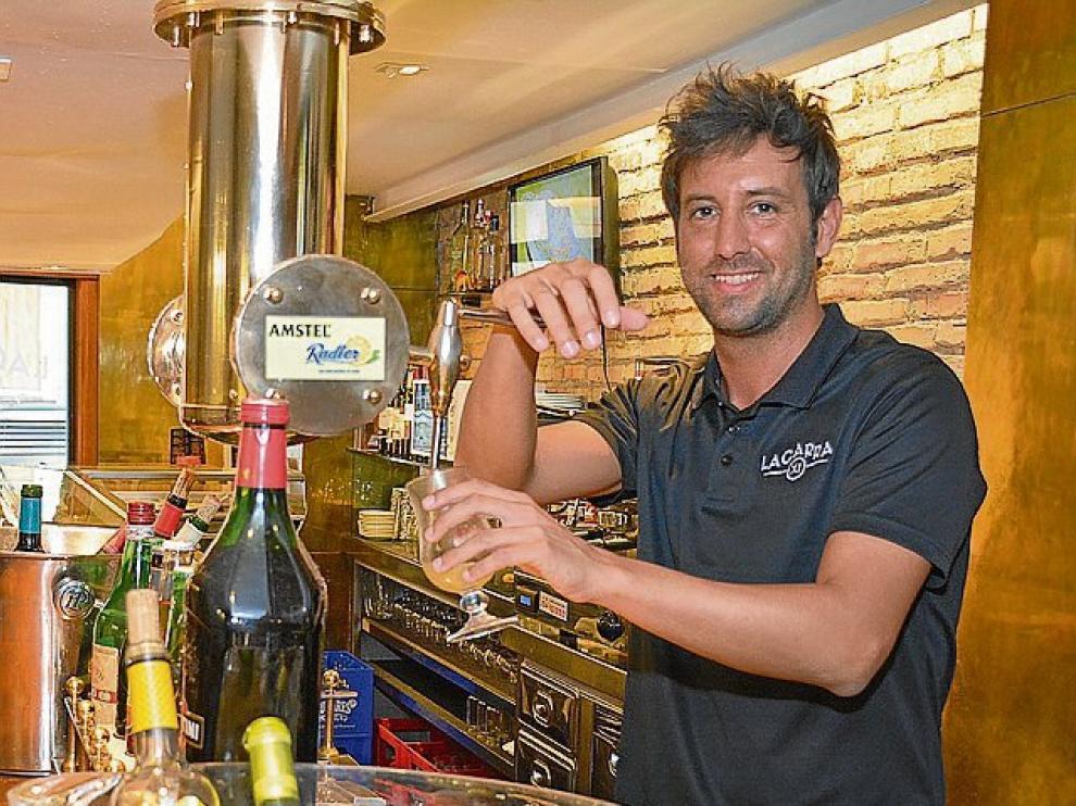 Elvis Lahiguera, en la barra de Lacarra XI.