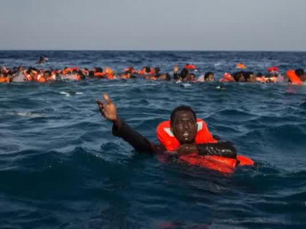Migrantes naufragados a las costas de Libia en una foto de archivo