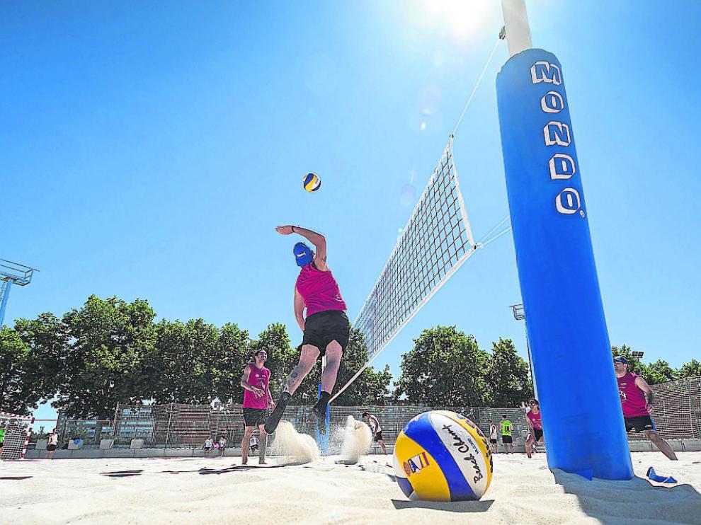 Las canchas pueden acoger partidos de voley playa.