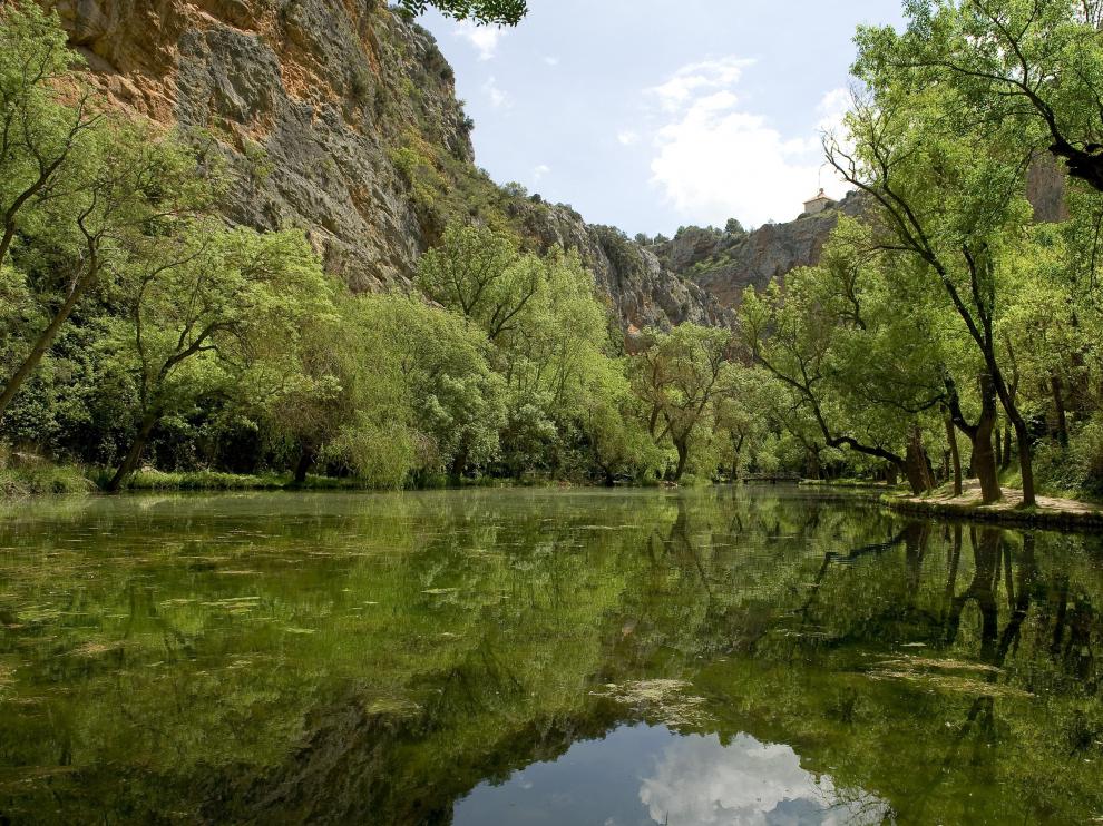 Lago del Espejo en el Monasterio de Piedra.