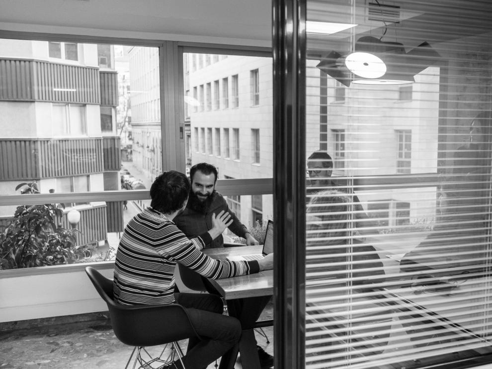 El éxito de una página web radica en que el desarrollo lo lleve a cabo un equipo compuesto por programador, diseñador, redactor y experto en marketing.