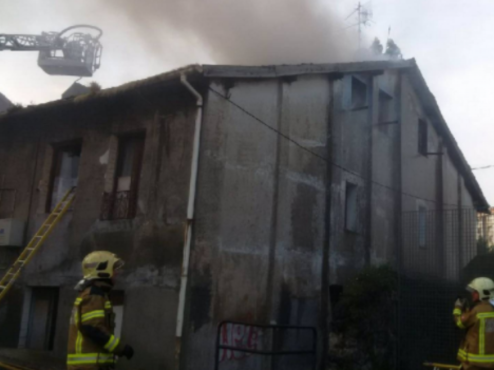 Cuatro muertos, entre ellos un bebé, en un incendio en Bilbao