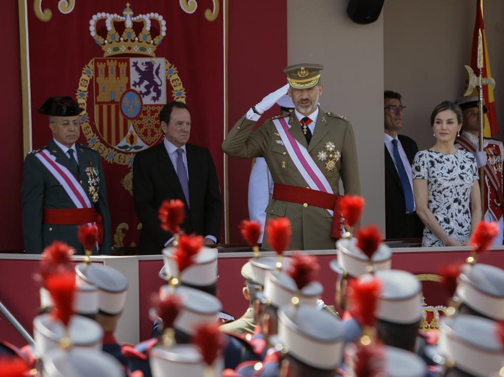 El Rey homenajea a las víctimas del Yak en el día de las Fuerzas Armadas