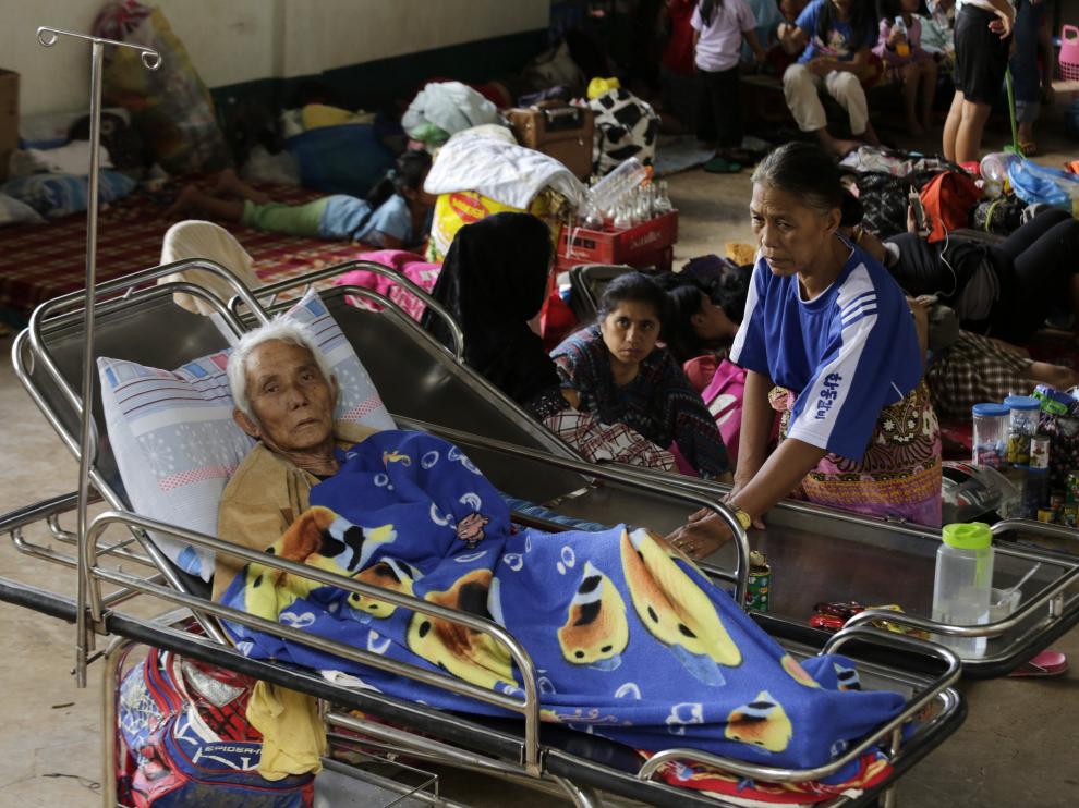 Filipinos desplazados por los ataques yihadistas.