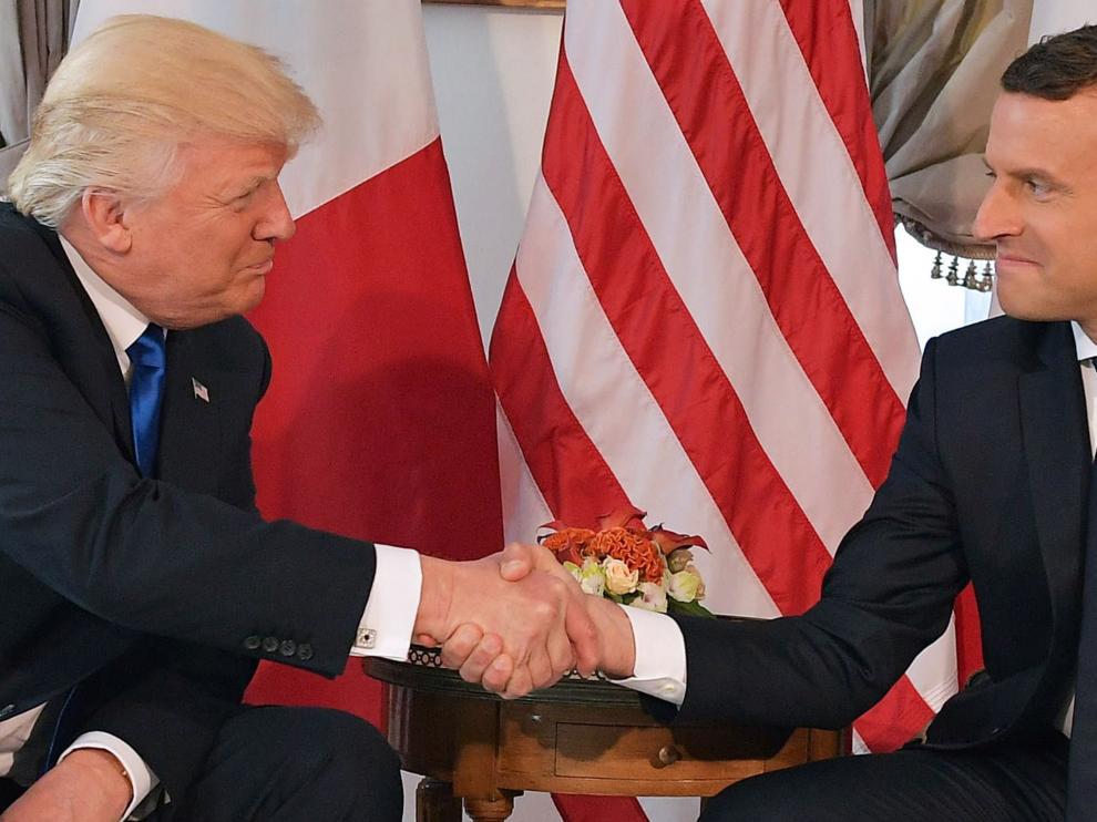 El apretón de manos de Trump y Macron que tanto ha dado que hablar.