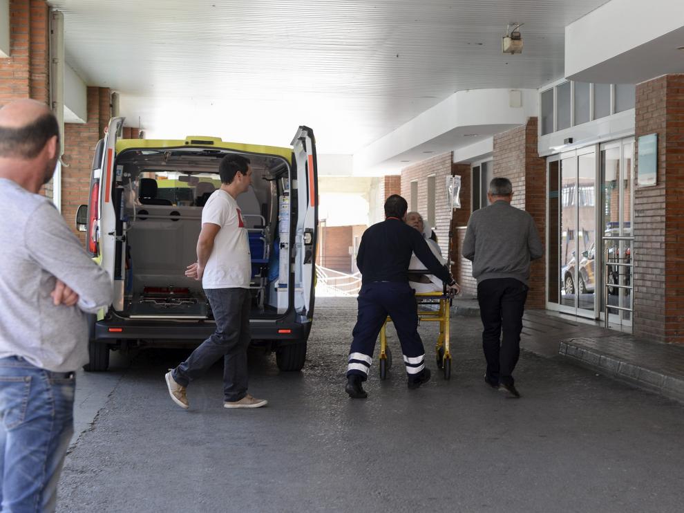 El servicio de Urgencias del hospital Obispo Polanco de Teruel en la foto, el acceso principal necesita dos médicos de refuerzo para este verano, pero la dirección del centro solo ha encontrado uno. Por ello, la plantilla solicita que se establezca una coordinación con los profesionales de los centros de salud.