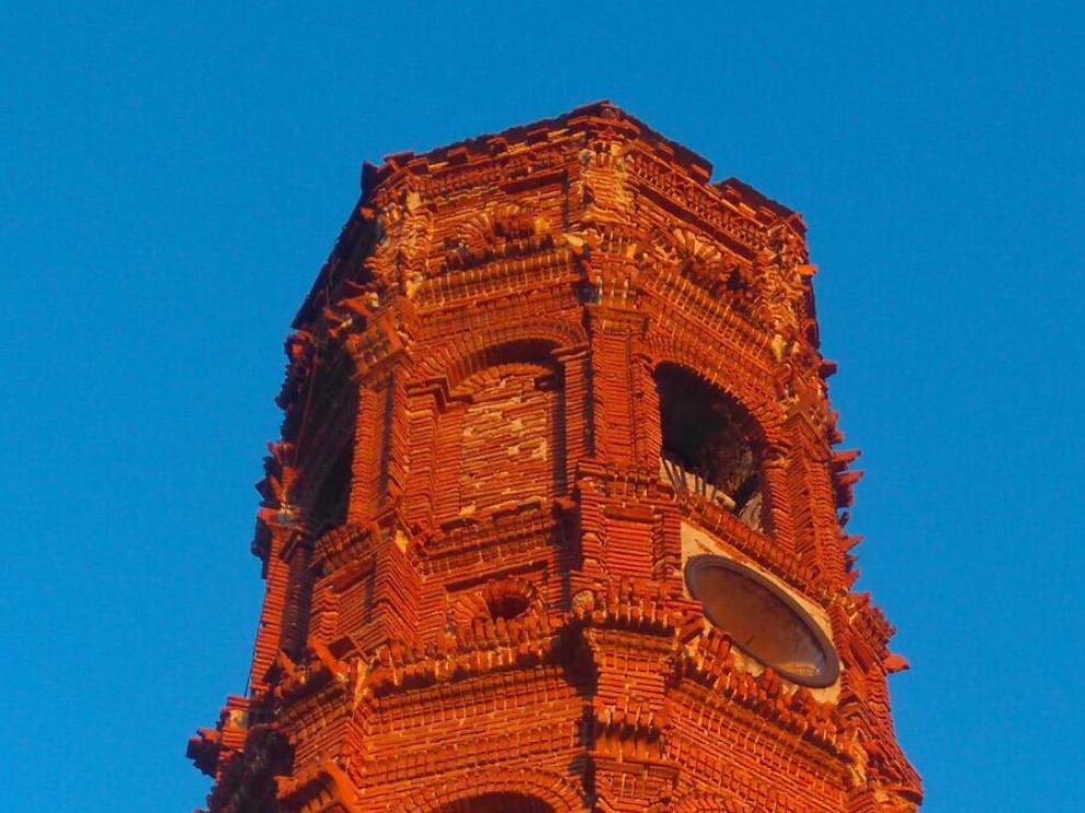 El último cuerpo de la torre mudéjar es el más afectado.