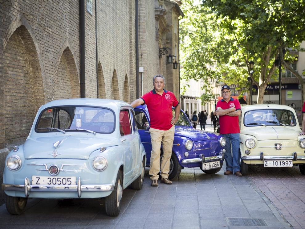 Luis Gil y su 600 N, a la izquierda; Ramón Jurado, junto a su 600 D, en el centro; y Carlos Bernad, con su 600 E, a la derecha.