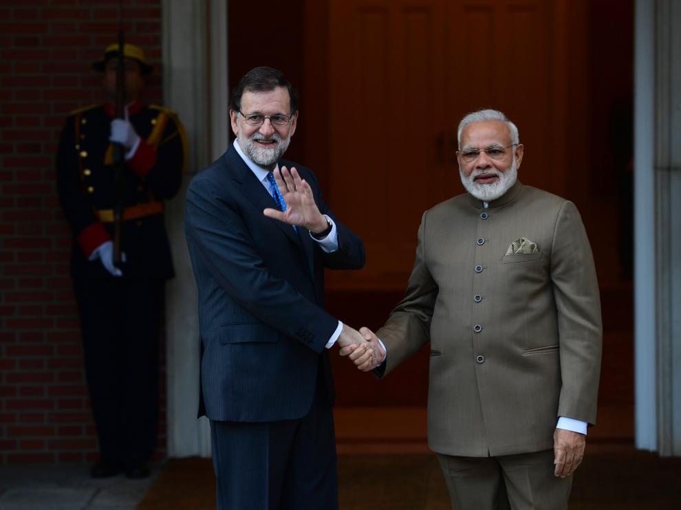 Rajoy y Modi en las puertas de La Moncloa.