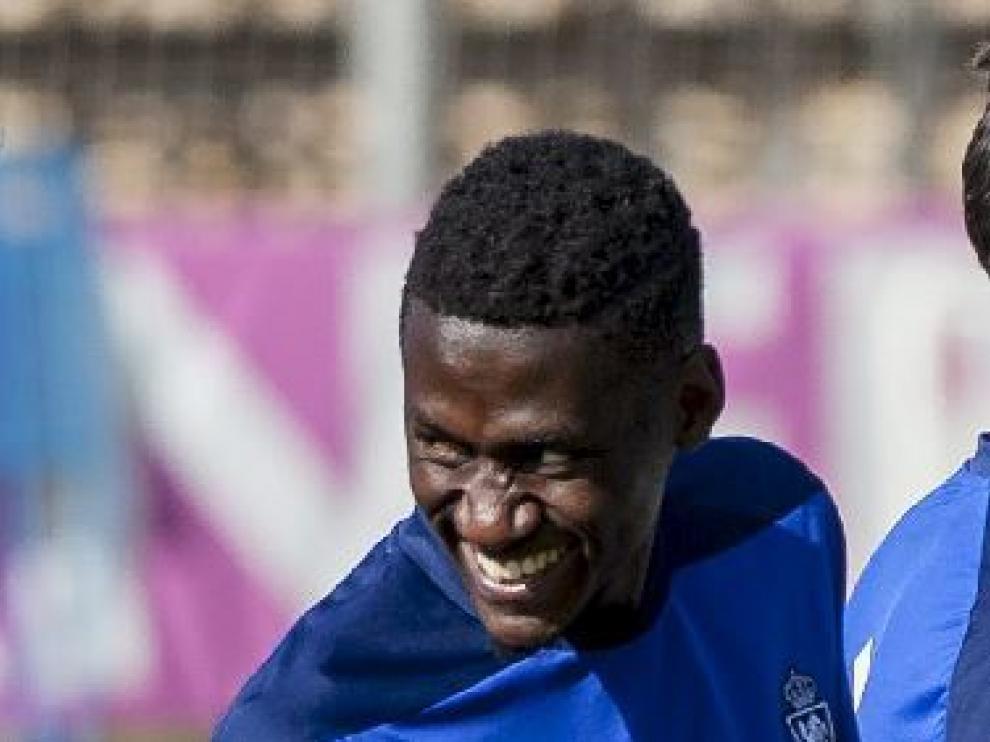 Macky Bagnack, sonriente en un entrenamiento con el Real Zaragoza.