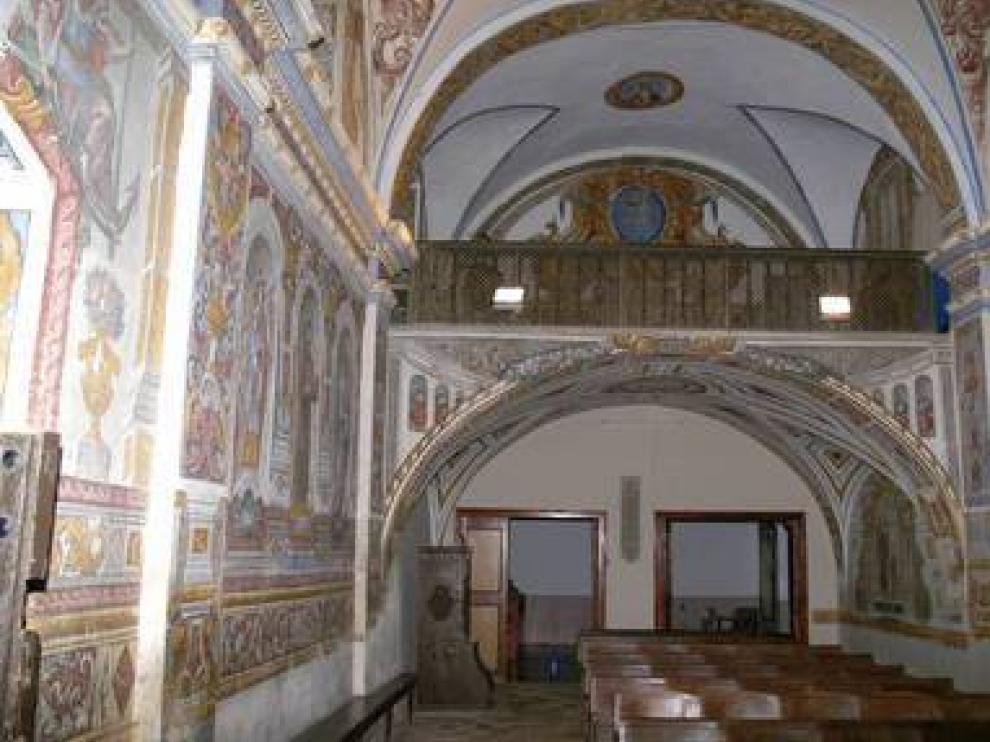 Interior del Santuario de la Virgen de Casbas.