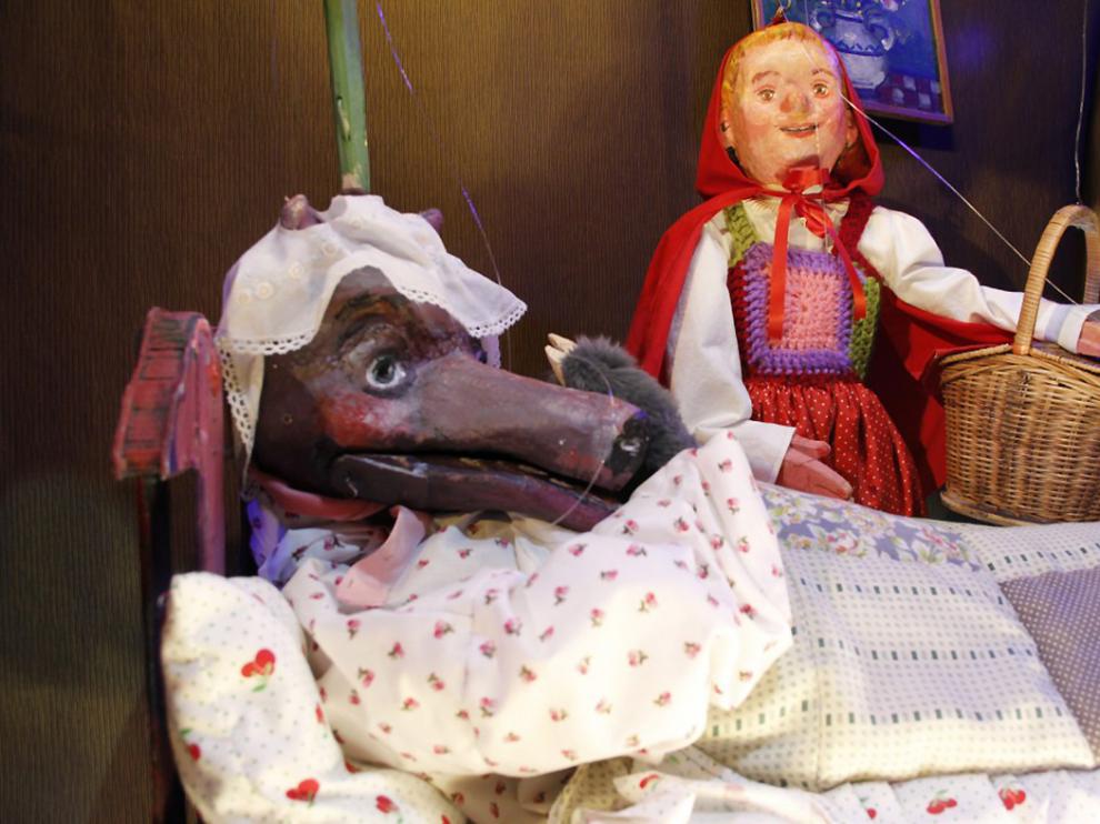 Teatro de la Estrella llega con su espectáculo 'Caperucita y otros lobos' al Teatro Arbolé.