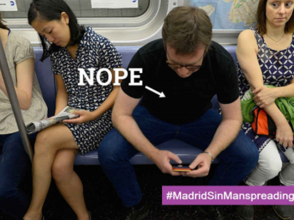 Despatarre masculino en el metro de Madrid.