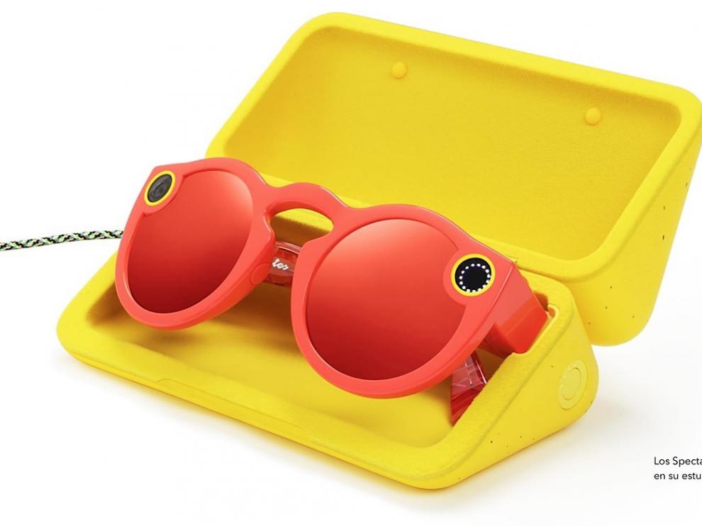Las gafas son capaces de grabar vídeos de 10 segundos, que se envían de manera automática al móvil