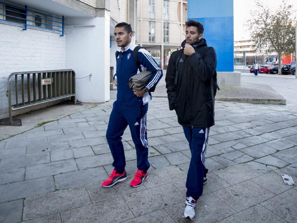 Marcelo Silva y Cabrera, juntos en la puerta de los vestuarios de La Romareda, antes de un partido de hace varias semanas.