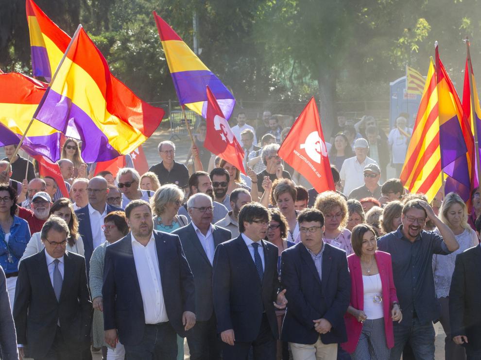Centenares de personas arropan a Nuet ante de declarar