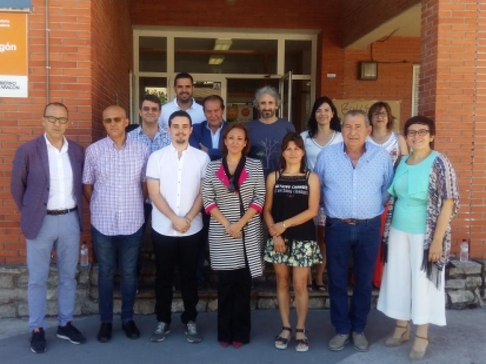 Mayte Pérez, ha visitado este martes los centros educativos de la localidad zaragozana de Bujaraloz.