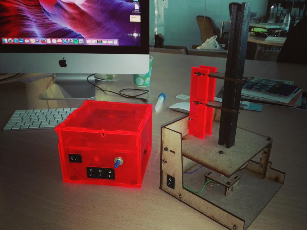 En los talleres se fabricará el equipamiento completo de un laboratorio de microbiología para el cuidado de las micromascotas